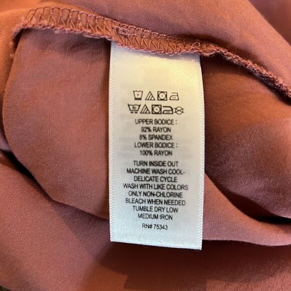 Marina Luna Sleeveless Midi Length Color-block Dress - Picture 7 of 7